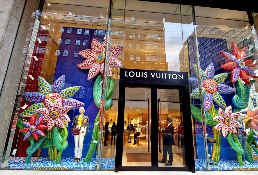 Louis Vuitton 2023 Window Display in London  GSWINDOWDISPLAY